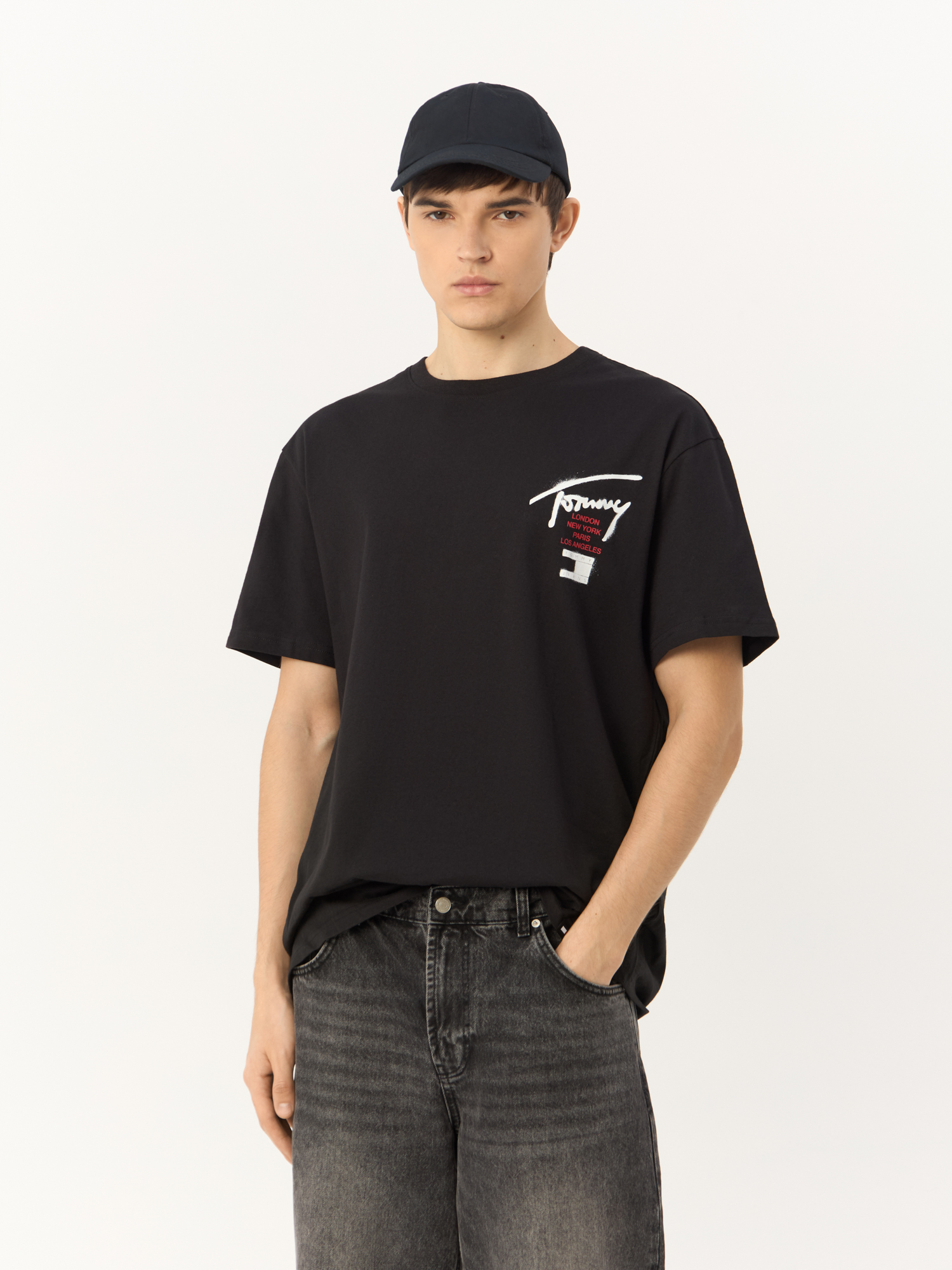 

Футболка мужская Tommy Jeans DM0DM18529 черная XXL, Черный, DM0DM18529