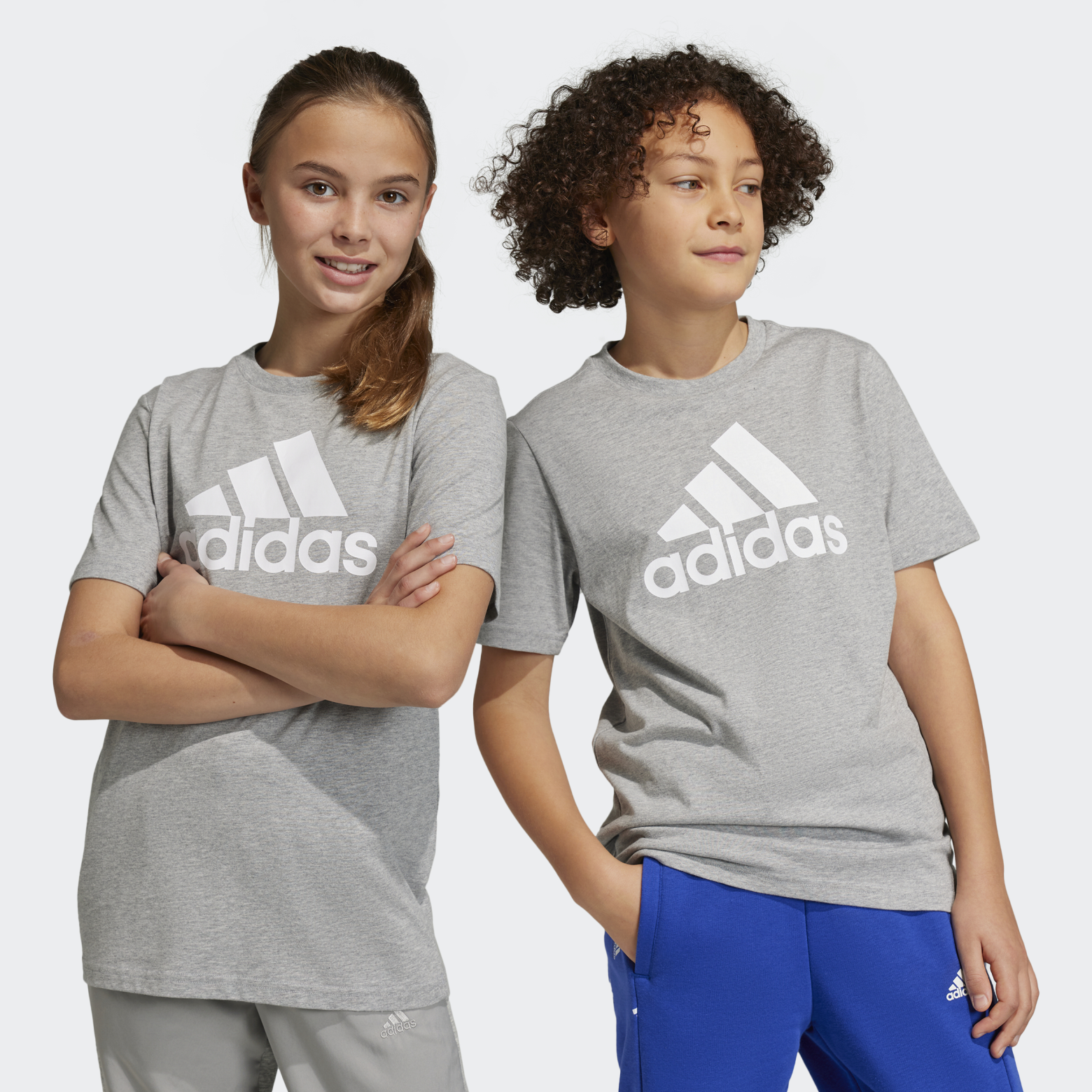

Футболка Adidas для мальчиков, HR6379, серо-бело-чёрная 83F7, размер 140, Серый, Essentials Big Logo
