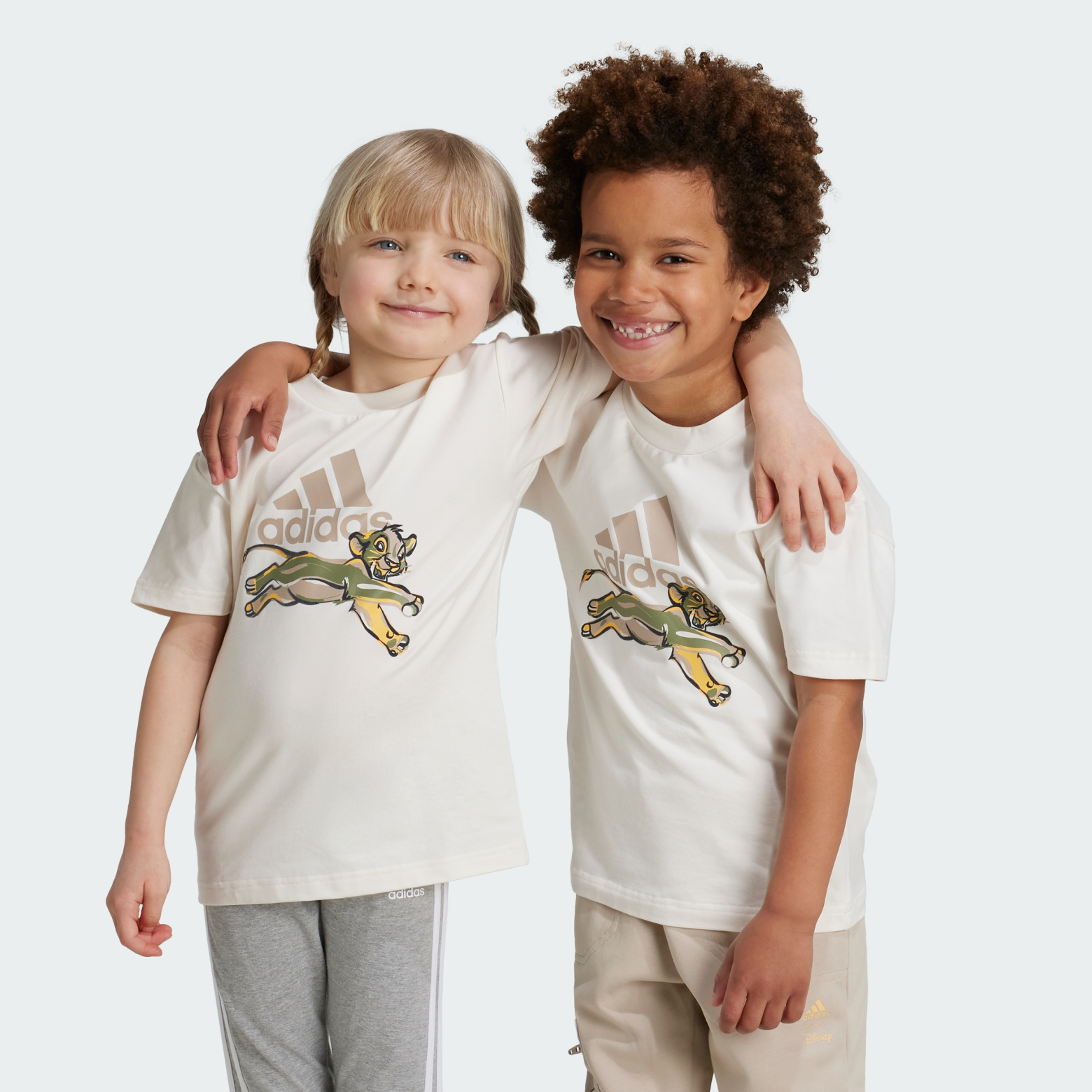 

Футболка Adidas для мальчиков, IV9643, бежевая 077A, размер 110, Бежевый, Disney Lion King