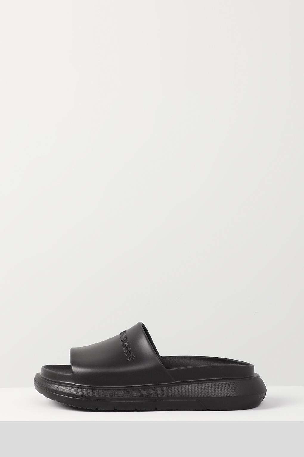 

Сланцы мужские Emporio Armani X4P134 XD405 черные 11 US, Черный, X4P134 XD405