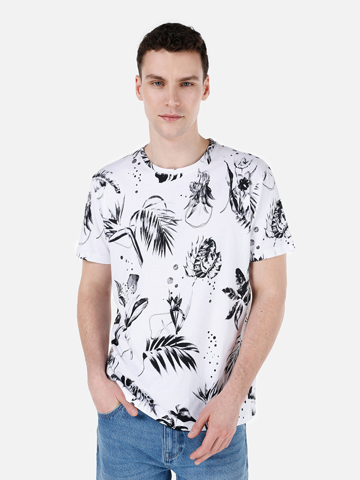 

Футболка мужская Colin's CL1069390 белая 2XL, Белый, CL1069390