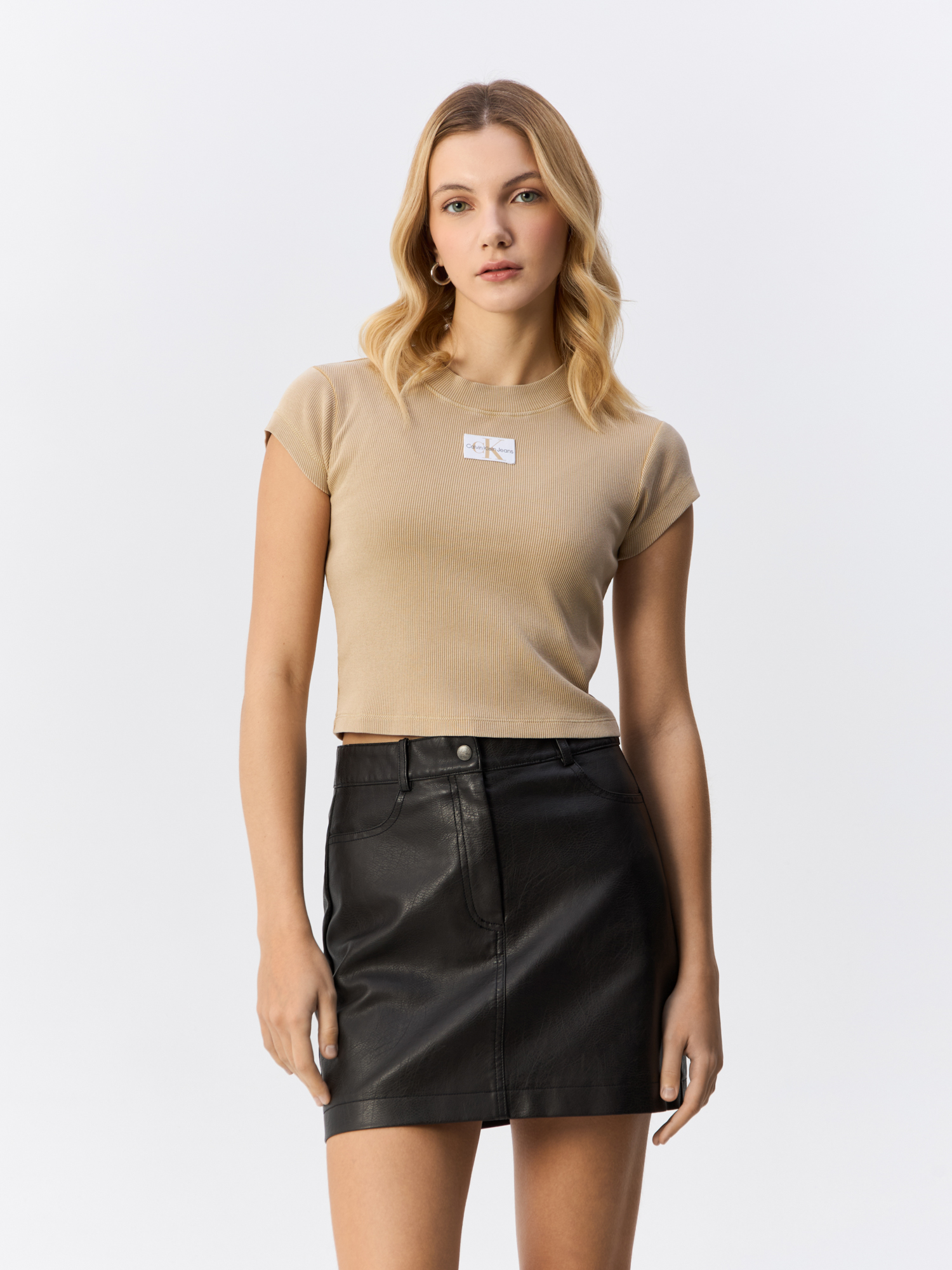 

Топ женский Calvin Klein Jeans J20J223976 хаки M, J20J223976