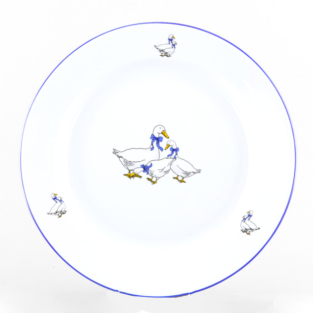 

Тарелка обеденная мелкая фарфоровая Дулёво Гуси отводка краской гладкий край, 240мм