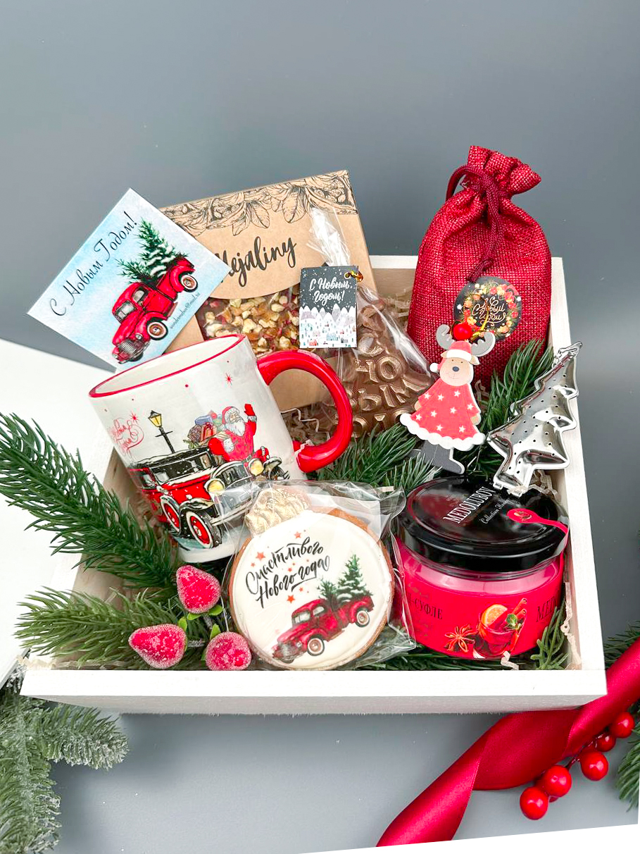 Яркий подарочный набор Wonder me box на Новый год 