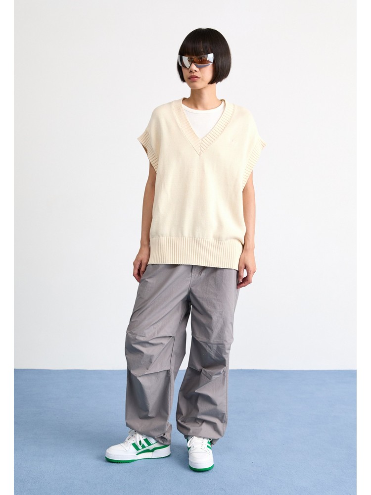 

Кроссовки женские Adidas Originals AD111A2L1 белые 43 1/3 EU, Белый, AD111A2L1