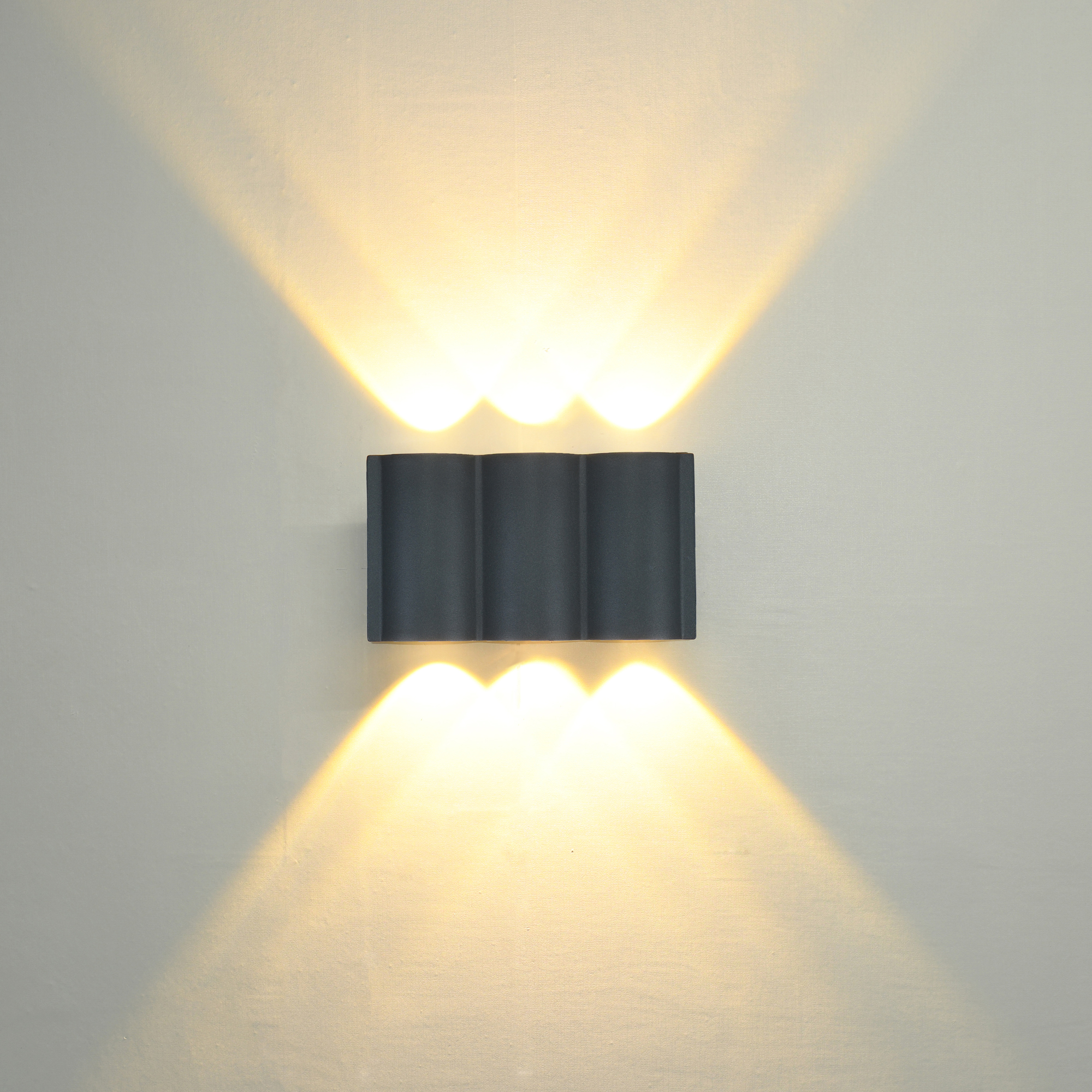 Светильник настенный Nuovo LED 180х40х100мм  3000К IP54 серый 6 лучей 24370 0 duwi