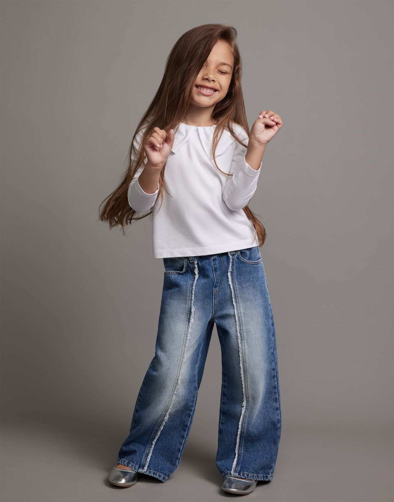 

Джинсы для девочки Gloria Jeans GJN034165 синий /медиум/ 4-5л/110, GJN034165