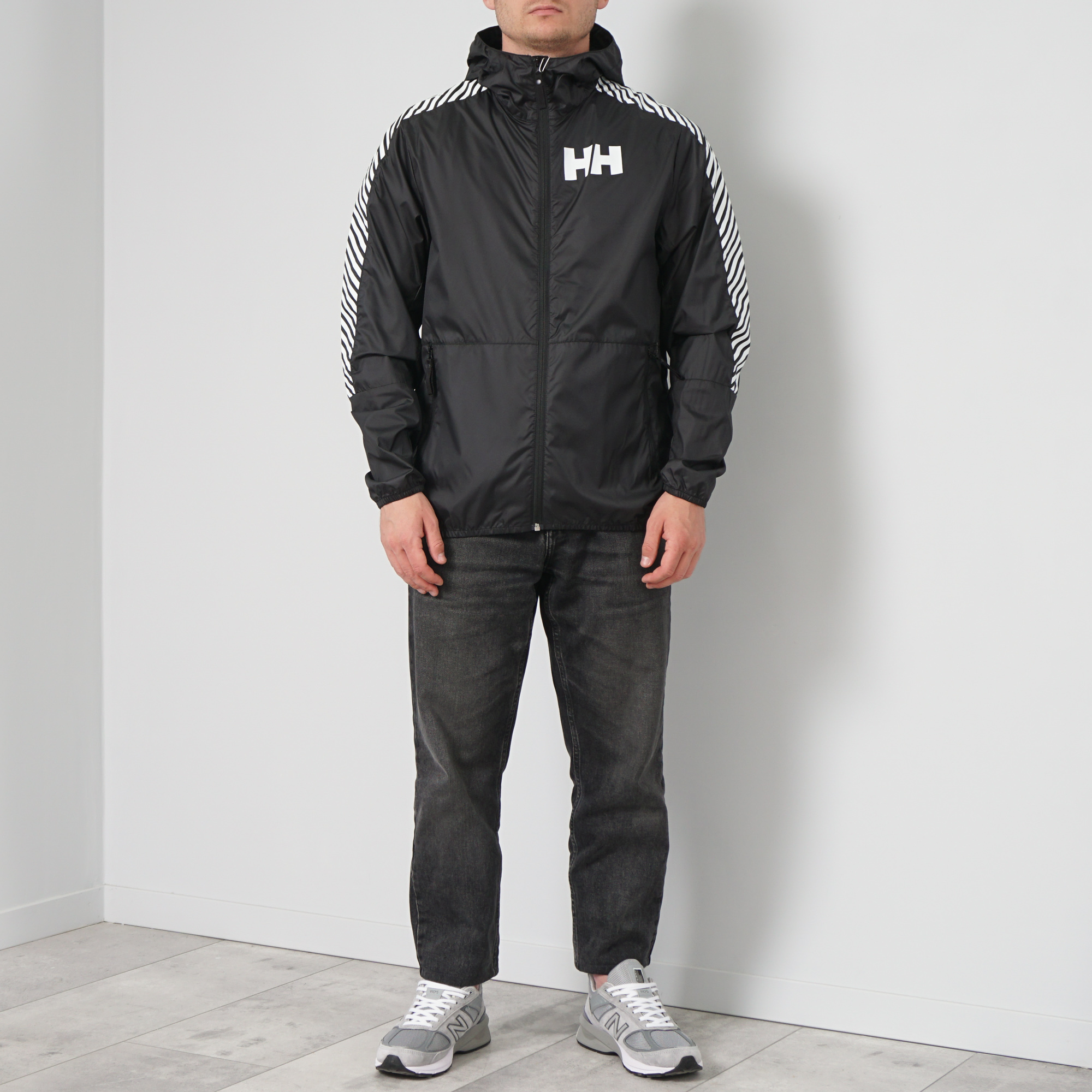 фото Ветровка мужская helly hansen 53442-990 черная m