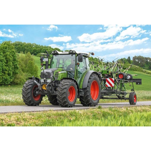 

Пазл Schmidt's Трактор с сеноворошилкой Fendt 150 элементов 56257