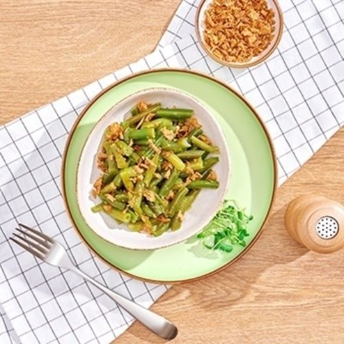 Стручковая фасоль Азбука Вкуса приготовленная на пару с луковыми чипсами 175 г