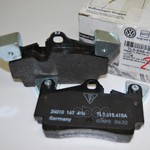 

Комплект тормозных колодок VAG 7L0698451F