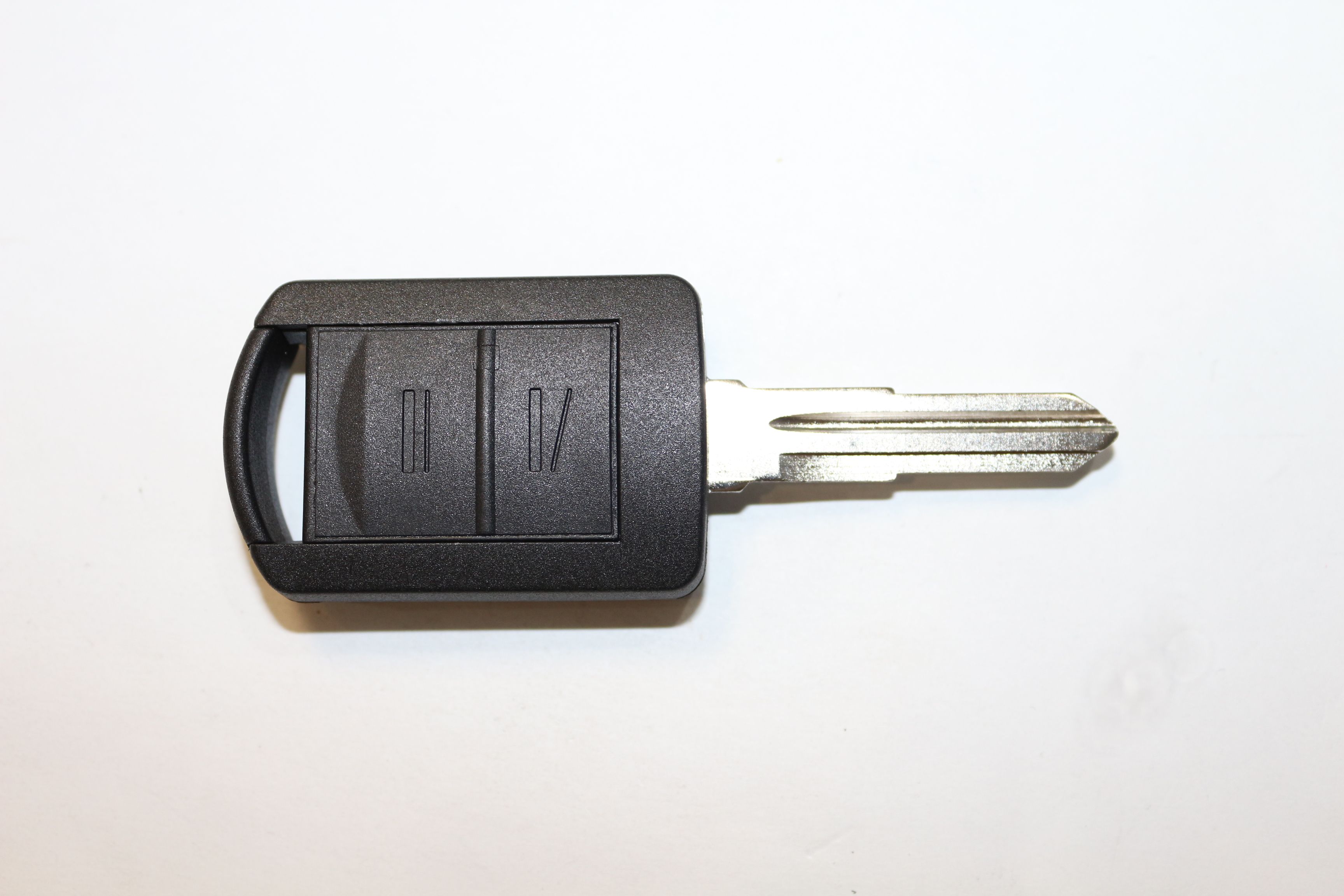 

Ключ зажигания Autokey, заготовка для Opel, дист. (2 кнопки, ПРАВ.), Для разных моделей автомобилей Opel