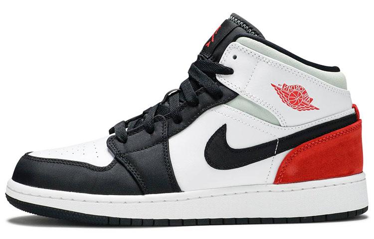 

Кеды унисекс Jordan Air Jordan 1 Mid Black Toe GS разноцветные 37.5 EU, Разноцветный, Air Jordan 1 Mid Black Toe GS