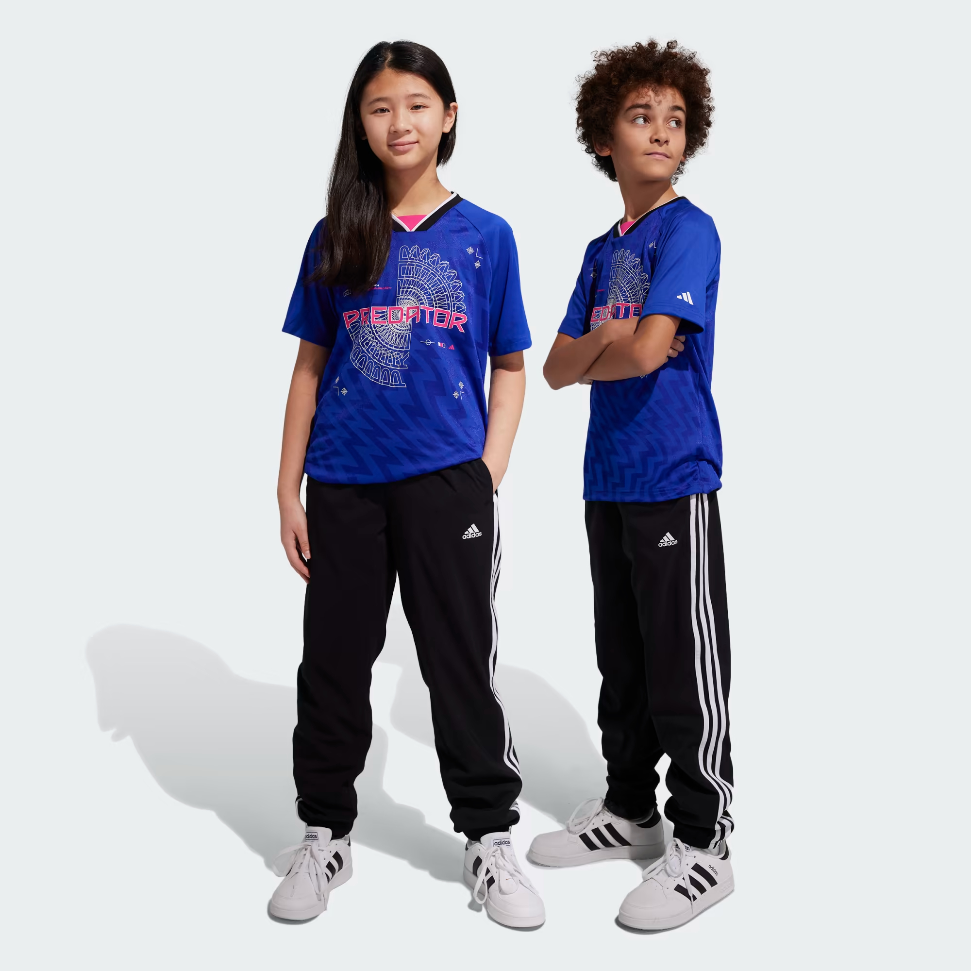 

Брюки детские Adidas Essentials 3-stripes Woven HR6334 черные 128, Черный, Essentials 3-stripes Woven