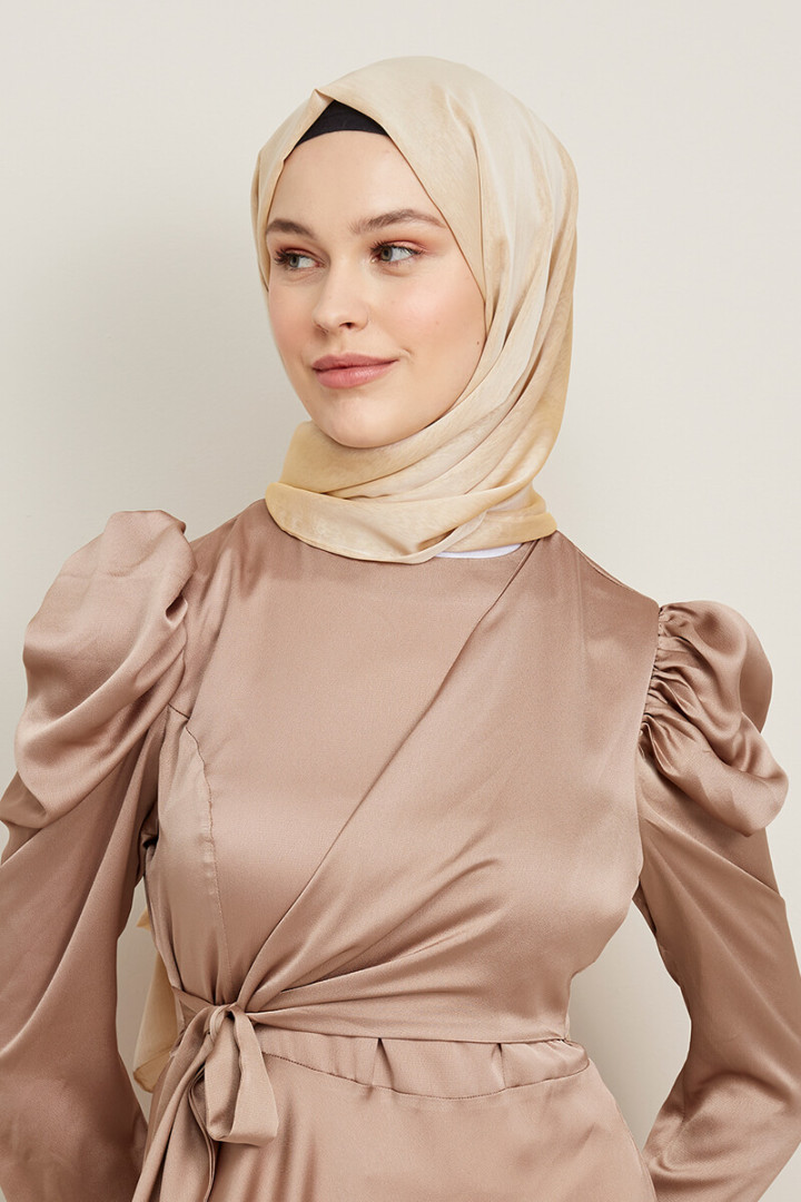 

Палантин женский Madame Polo 5865, бежевый (доставка из-за рубежа), 5865
