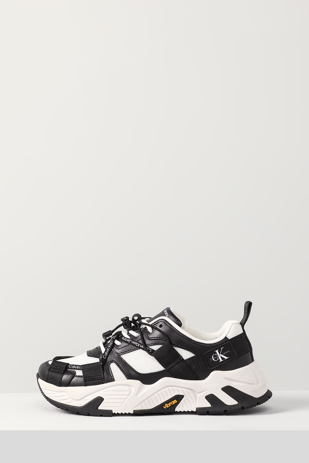 

Кроссовки женские Calvin Klein YW0YW01311 черные 37 EU, Черный, YW0YW01311