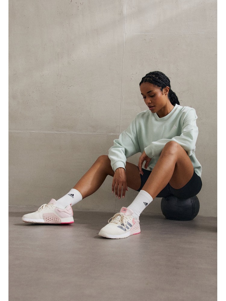 

Кроссовки женские Adidas AD541A2CW белые 45 1/3 EU, Белый, AD541A2CW