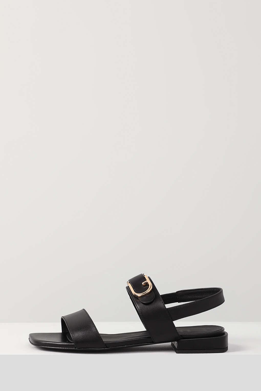 

Сандалии женские Furla YH72FOWBX2 черные 37 EU, Черный, YH72FOWBX2