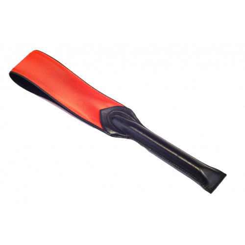 Шлепалка BDSM Арсенал Romantic Arsenal из натуральной кожи с атласом красная