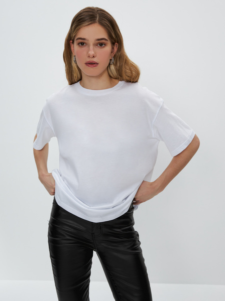 

Футболка женская ZARINA 3121506402 белая XS, 3121506402