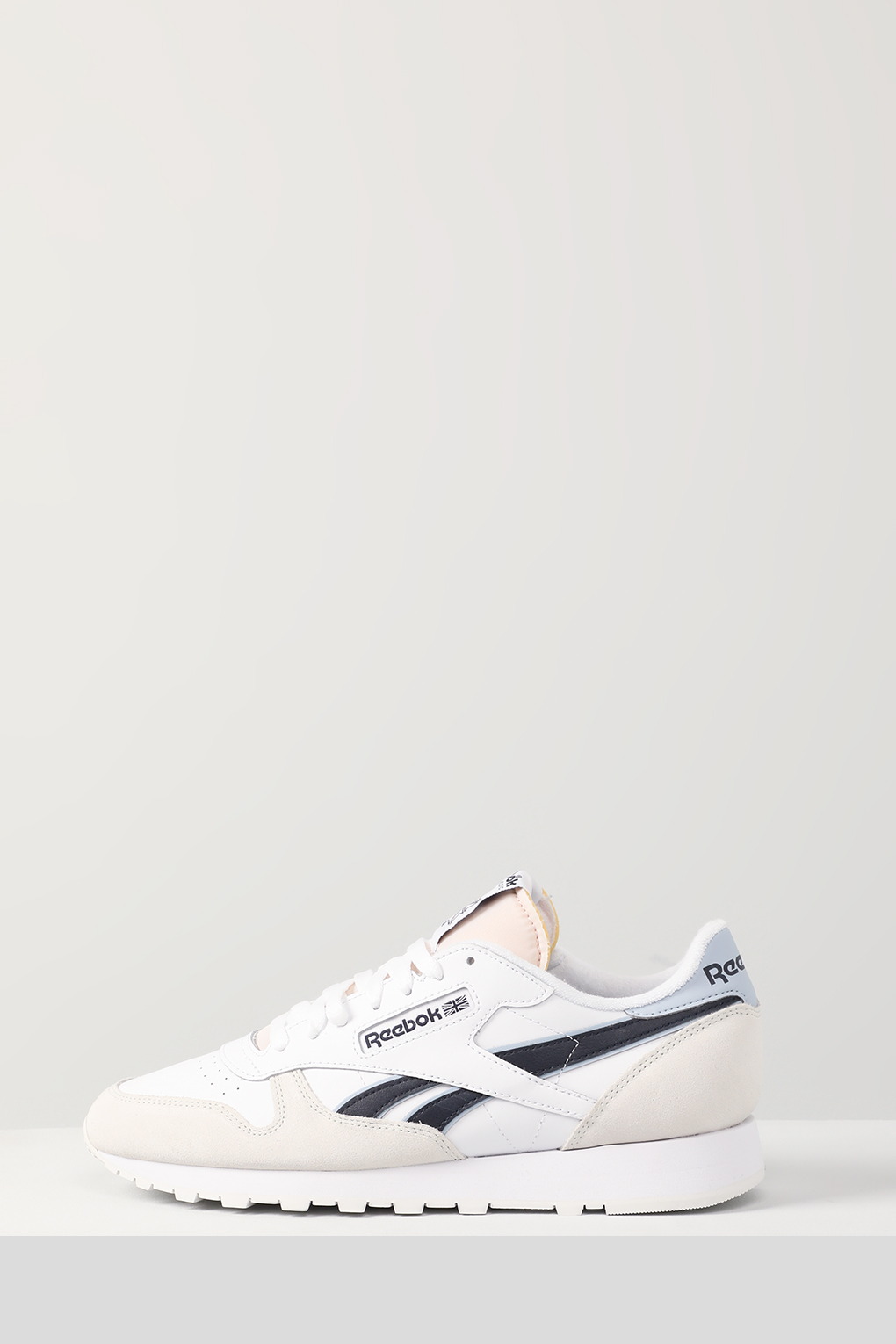 

Кроссовки мужские Reebok 100074353 белые 10.5 US, Белый, 100074353