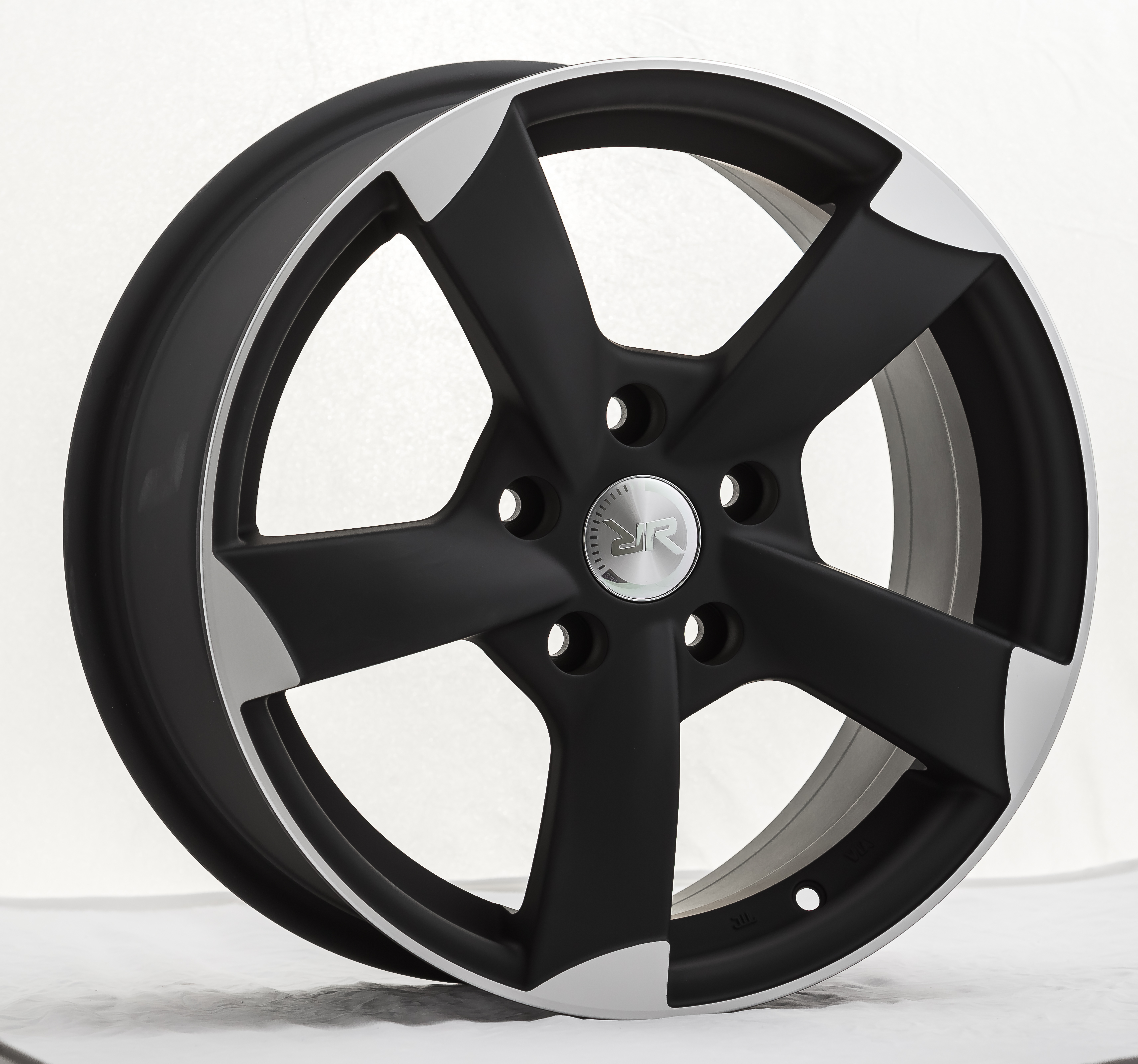 

Автодиск RR CSS9528 16*7,0 5*112 ET45 57,1 B-P/M
