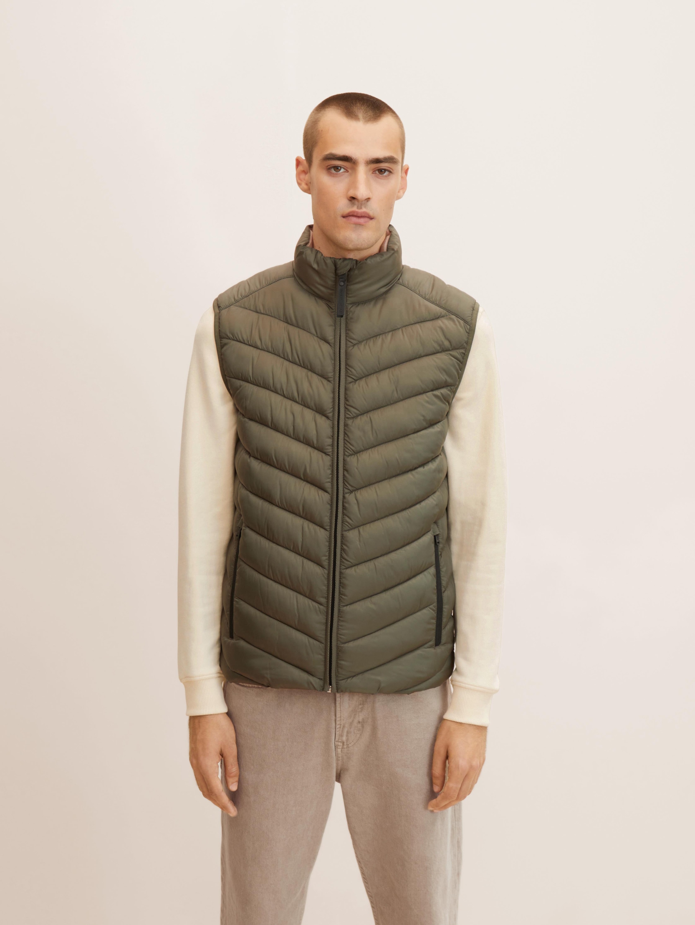 

Утепленный жилет мужской TOM TAILOR 1031473 хаки XL, 1031473