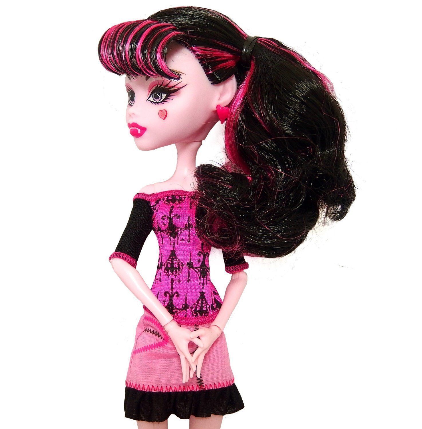 Monster high draculaura doll. Дракулаура Монстер Хай. Дракулаура Скариж. Кукла Дракулаура Монстер. Дракулаура Скариж кукла.