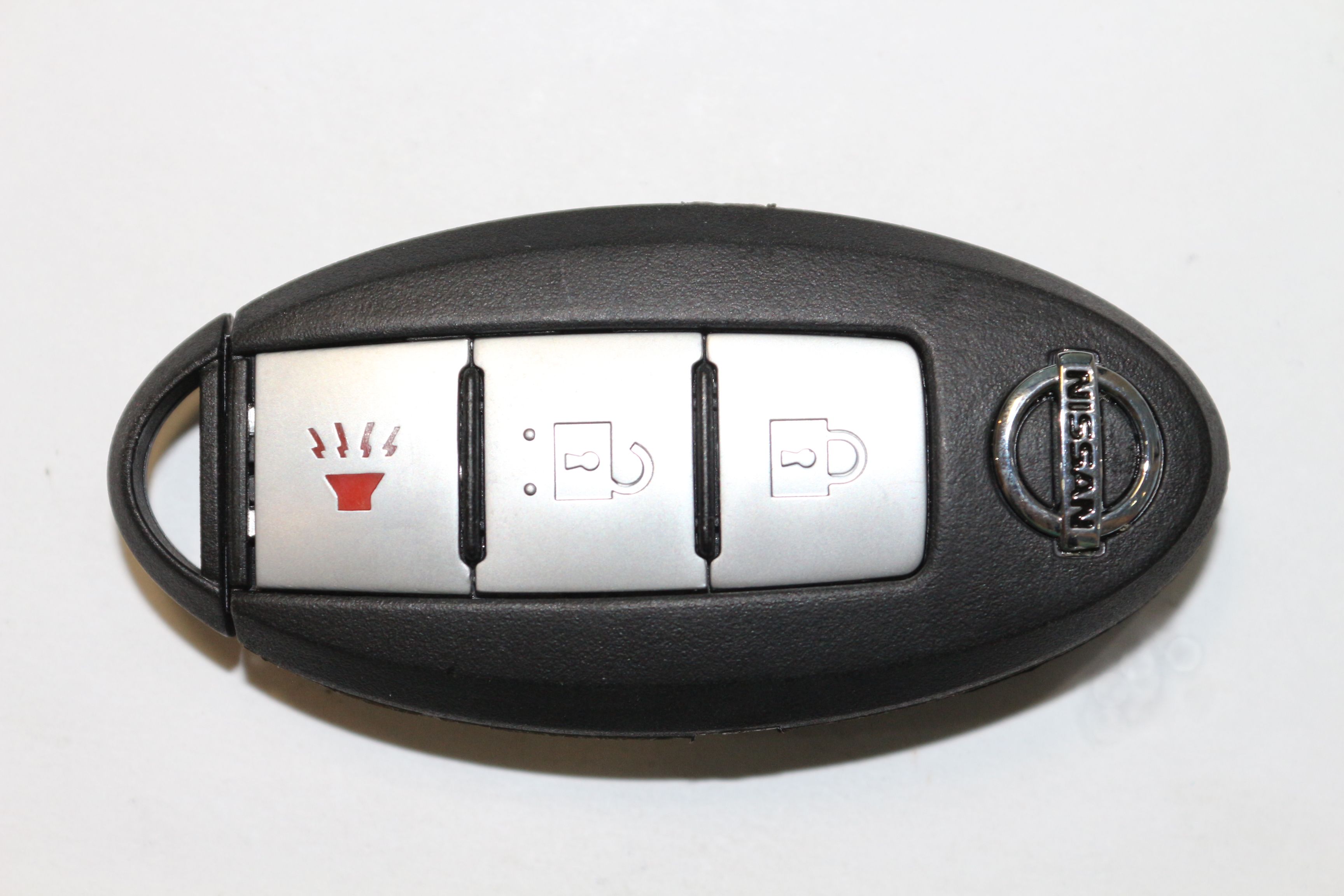 

Ключ зажигания Autokey, заготовка для Nissan, дист. в сборе (3 кнопки, NSN14, БАТ.), Для разных моделей Nissan