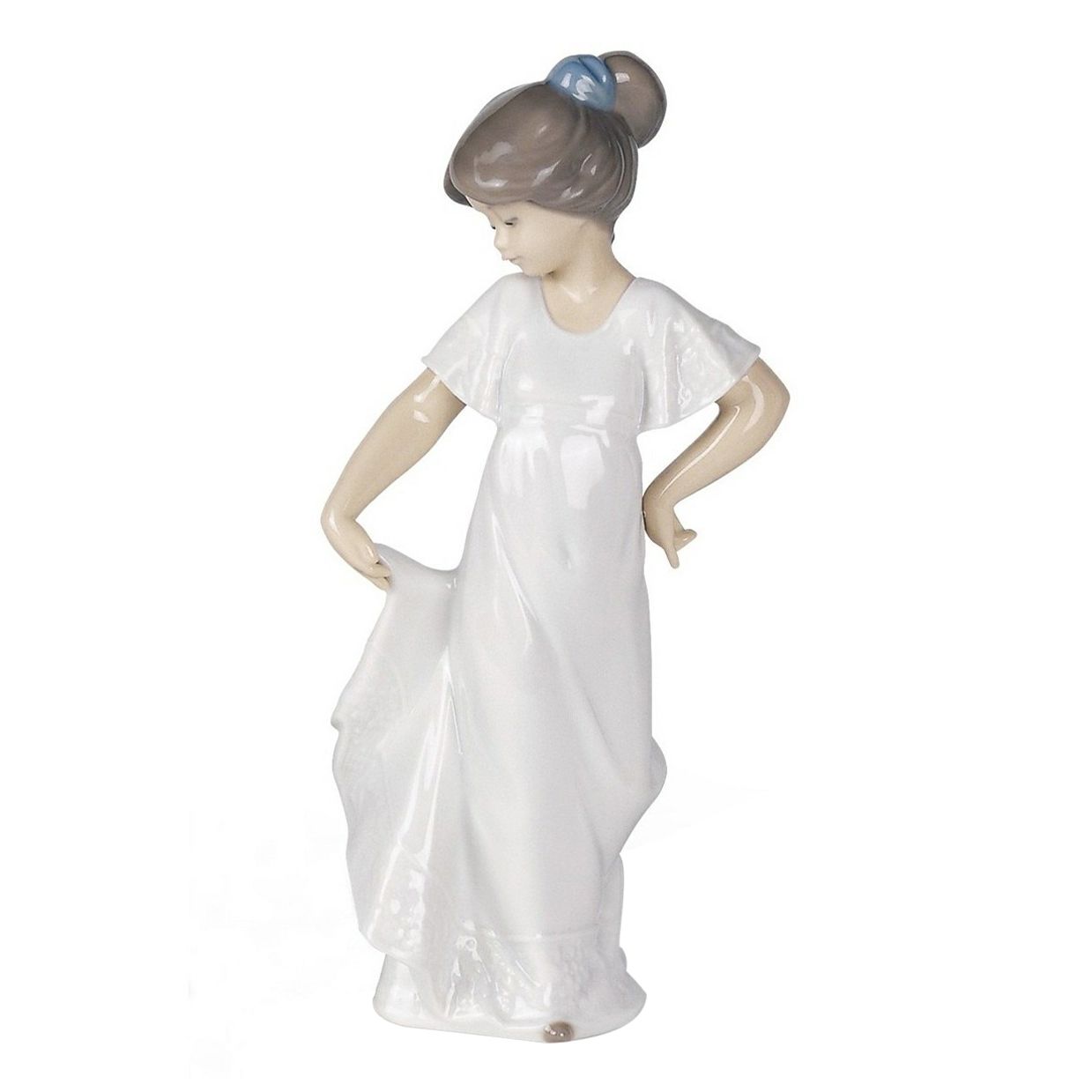 Фигурка Nao Какая милашка в белом платье фарфор 22 х 11 х 7 см