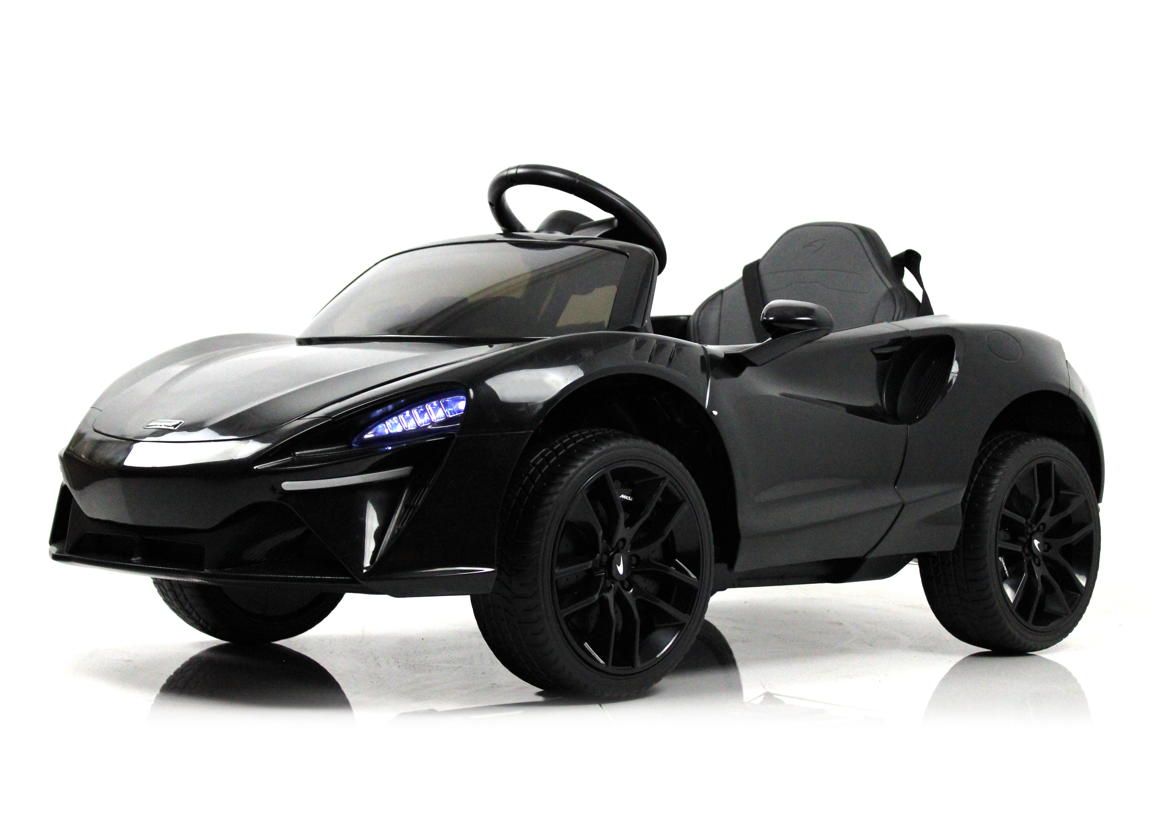 Детский электромобиль RIVERTOYS McLaren Artura P888BP, черный