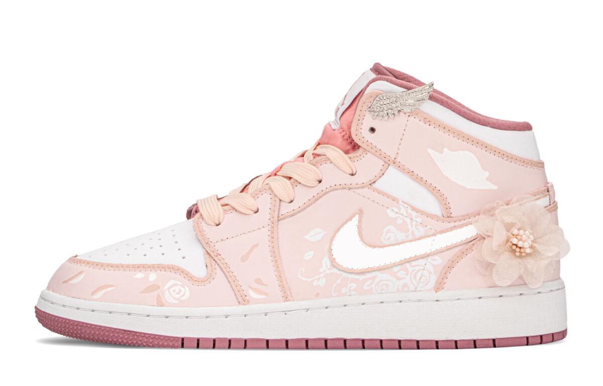 

Кеды унисекс Jordan Air Jordan 1 Mid FZBB GS розовые 36 EU, Розовый, Air Jordan 1 Mid FZBB GS