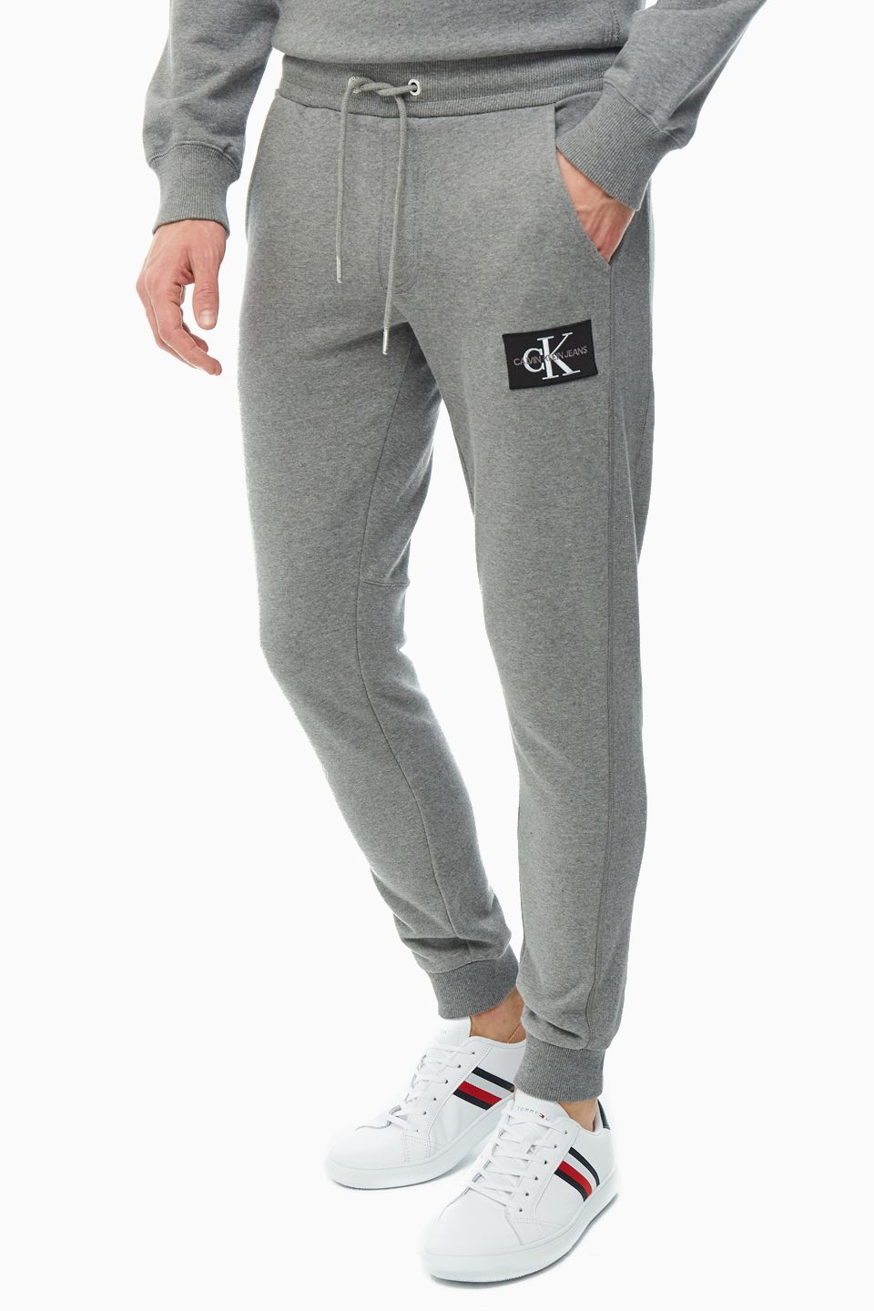 Спортивные брюки мужские Calvin Klein Jeans J30J314066.P2D0 серые 2XL