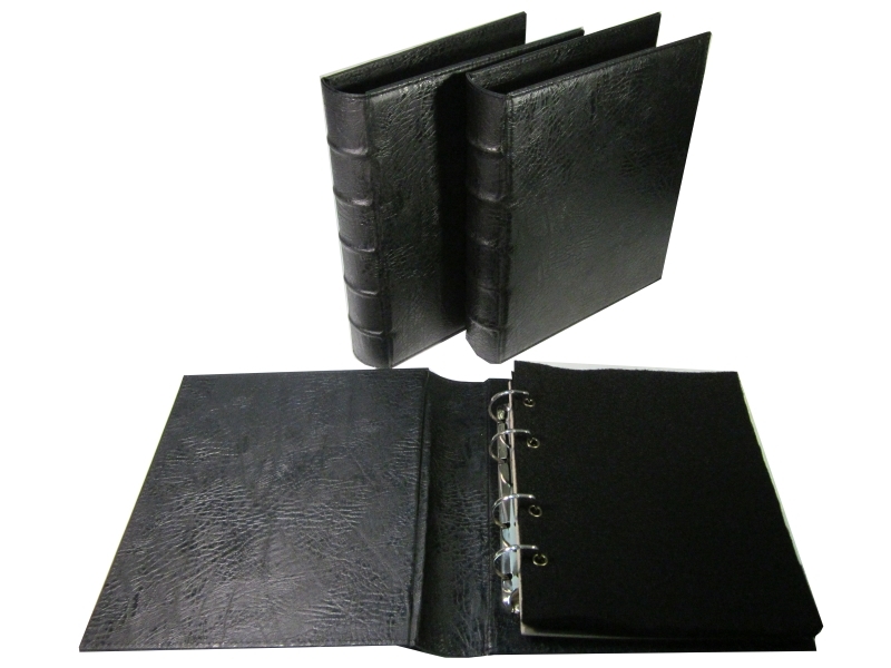 

Альбом вертикальный СомС 270х230 мм, с комплектом для значков на ткани, цвет черный.