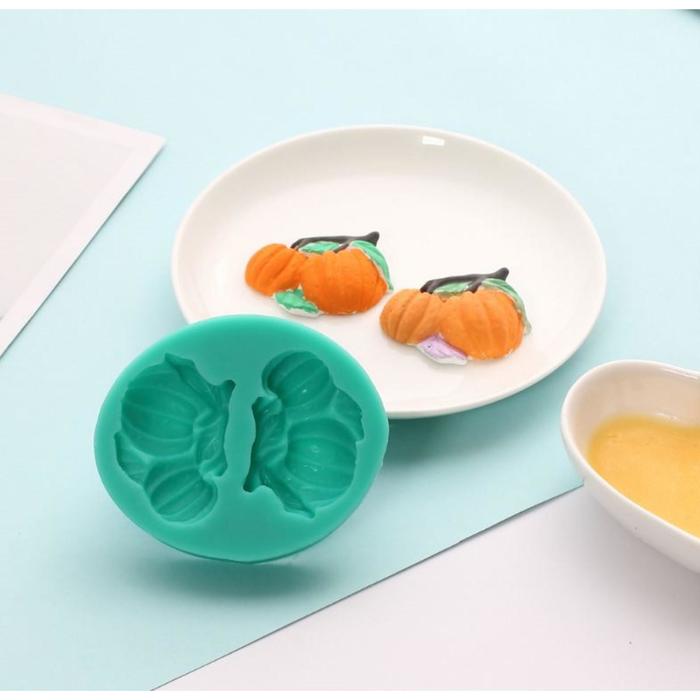 

Молд силикон "Тыквы" 2 предмета 6,5х7,6 см, Зеленый