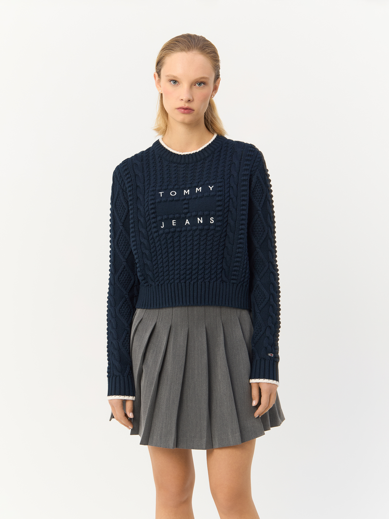 

Джемпер женский Tommy Hilfiger Tjm Bubble Cable Flag DW0DW18522 синий L, Tjm Bubble Cable Flag