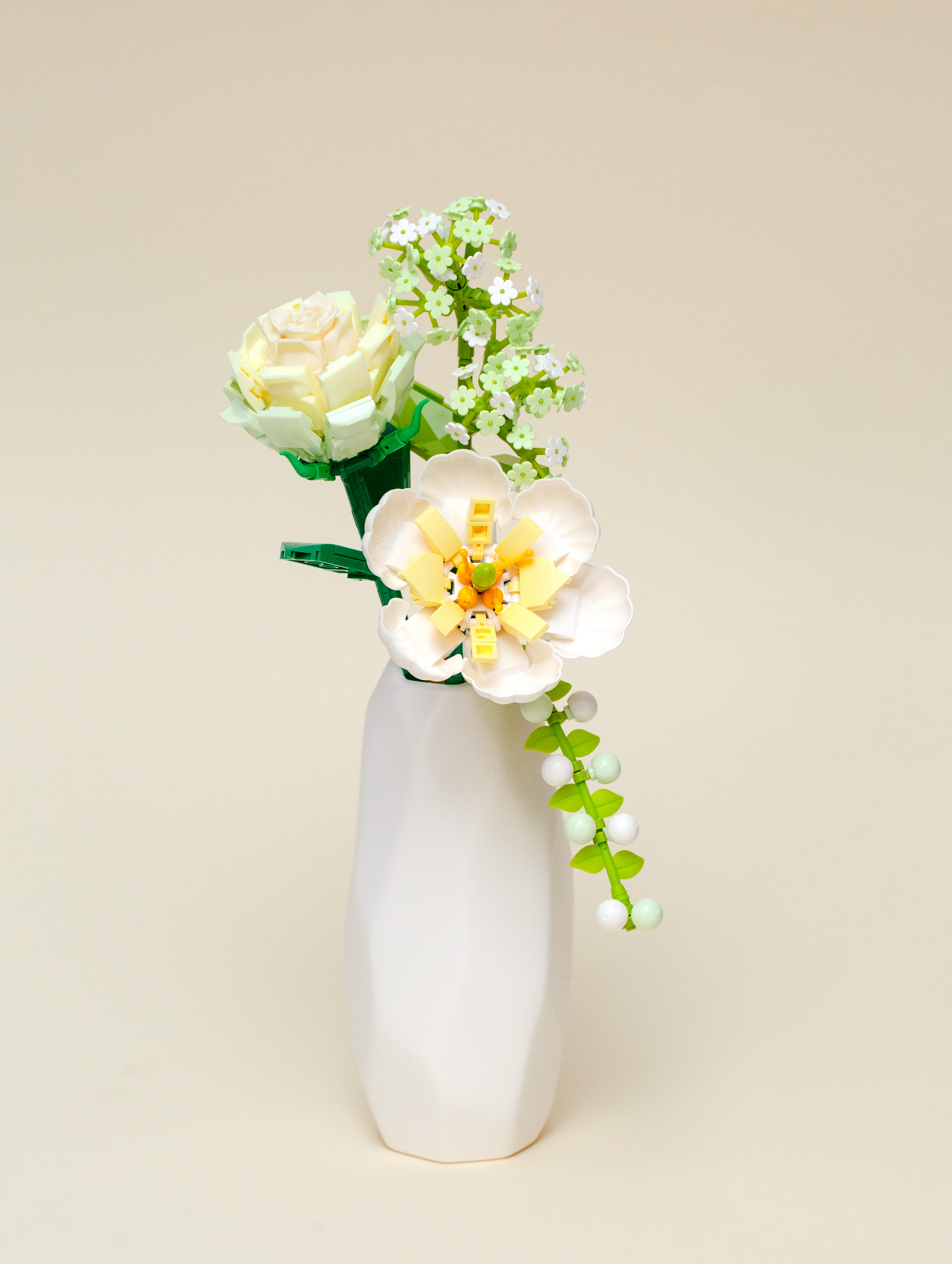 

Конструктор Sembo Block букет цветов в вазе Морозный гиацинт, для девочки 6+, 360 деталей, "Морозный гиацинт"