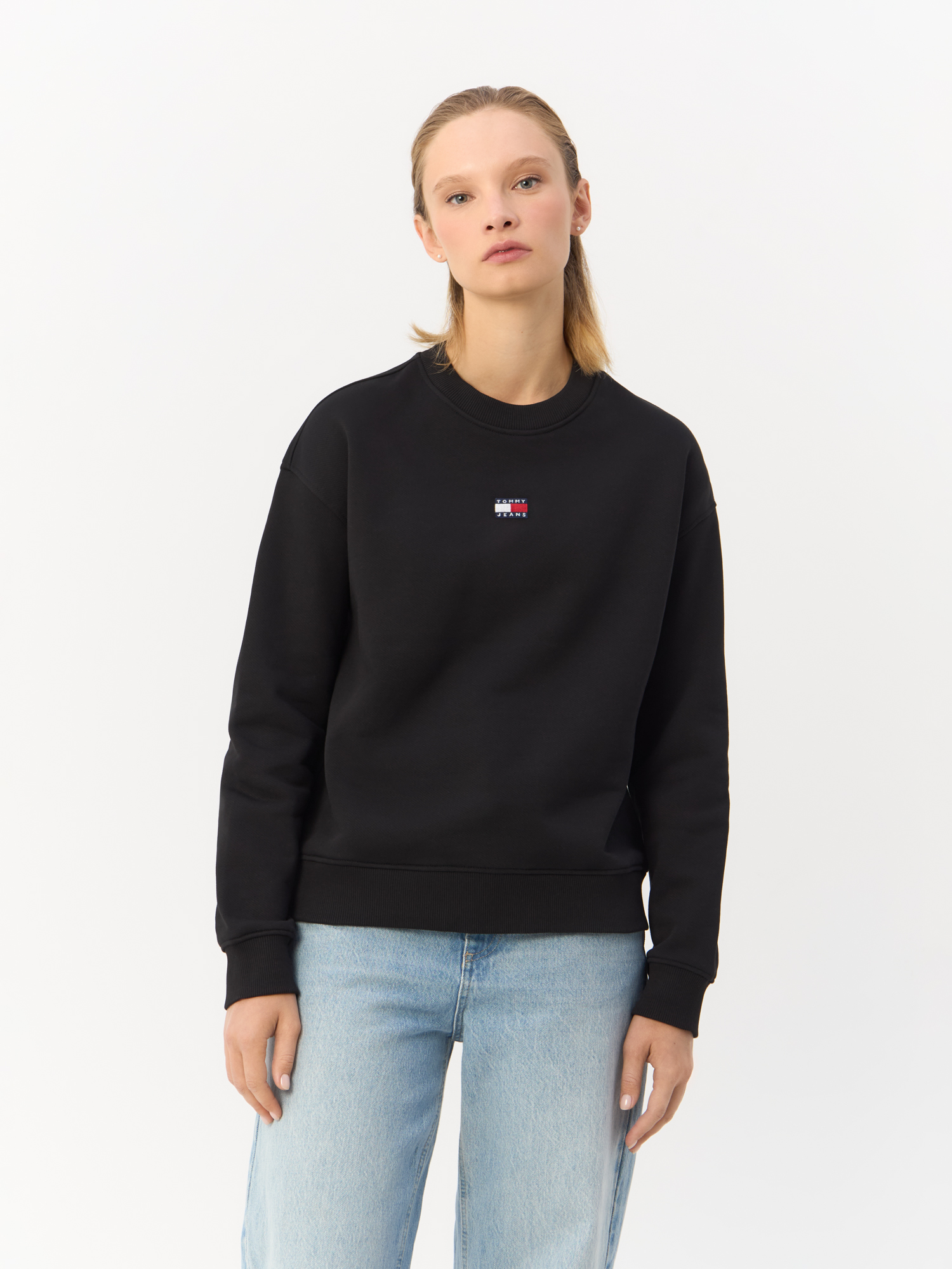 

Свитшот женский TOMMY HILFIGER Tjw Bxy Badge Crew Ext DW0DW17325 черный XL, Tjw Bxy Badge Crew Ext
