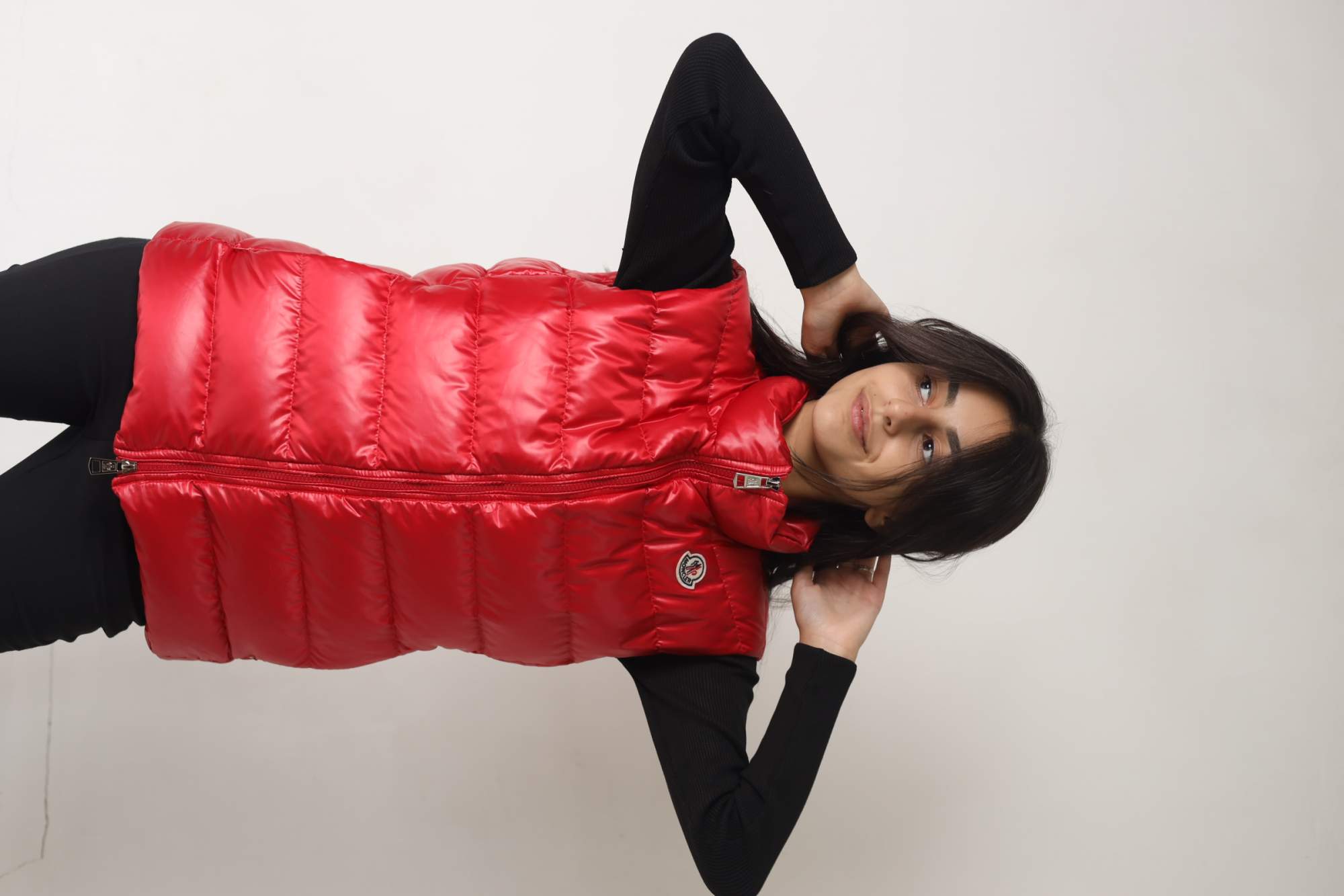 Утепленный жилет женский Moncler Ghany красный M