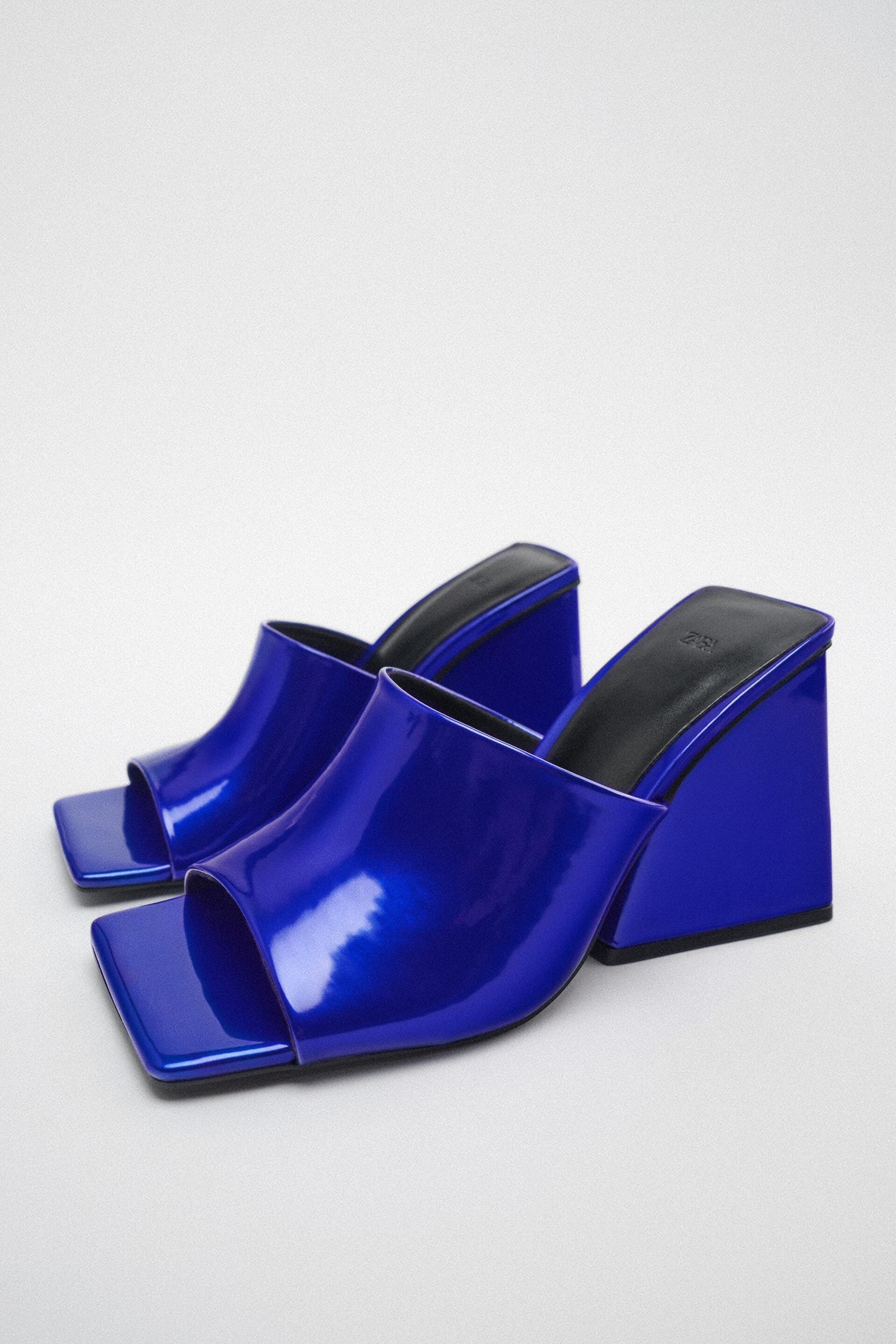 

Мюли женские ZARA 11348010 синие 36 RU (доставка из-за рубежа), 11348010