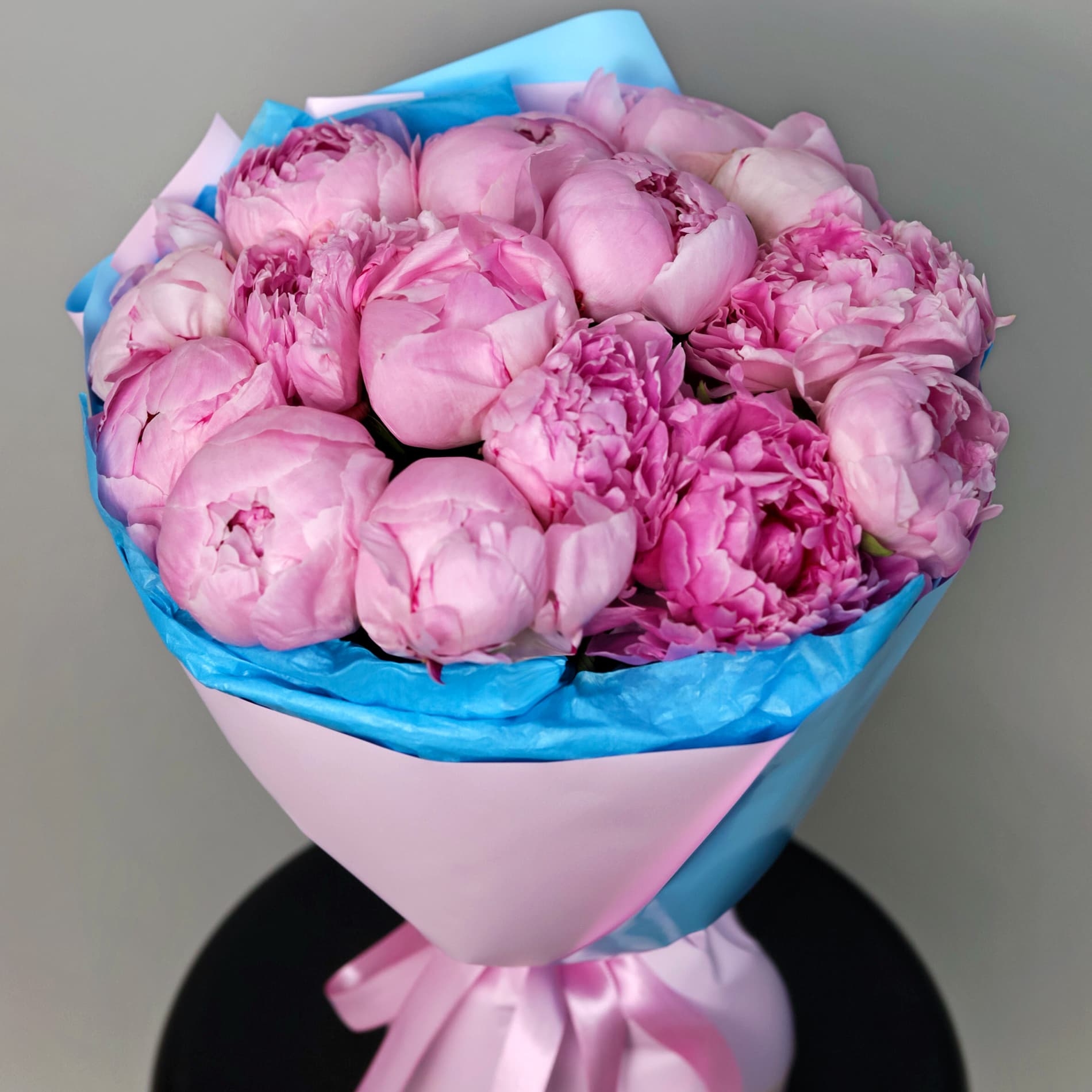 

Букет Studio Floristic из пионов Розовая симфония розовый