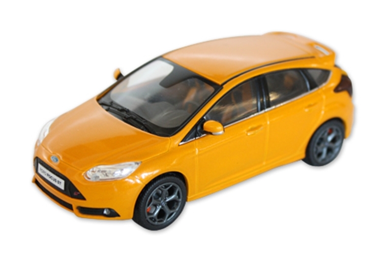 

Модель автомобиля Ford Focus III ST 35010838 Scale 1:43 Orange 35010838