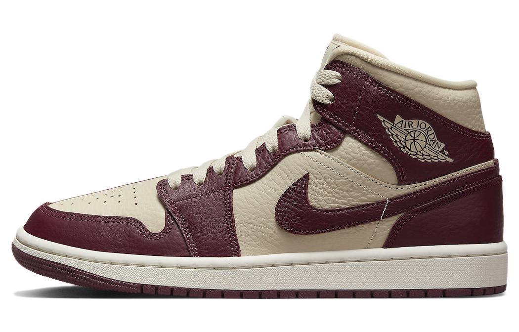 

Кеды унисекс Jordan Air Jordan 1 mid se beach cherrywood коричневые 39 EU, Коричневый, Air Jordan 1 mid se beach cherrywood