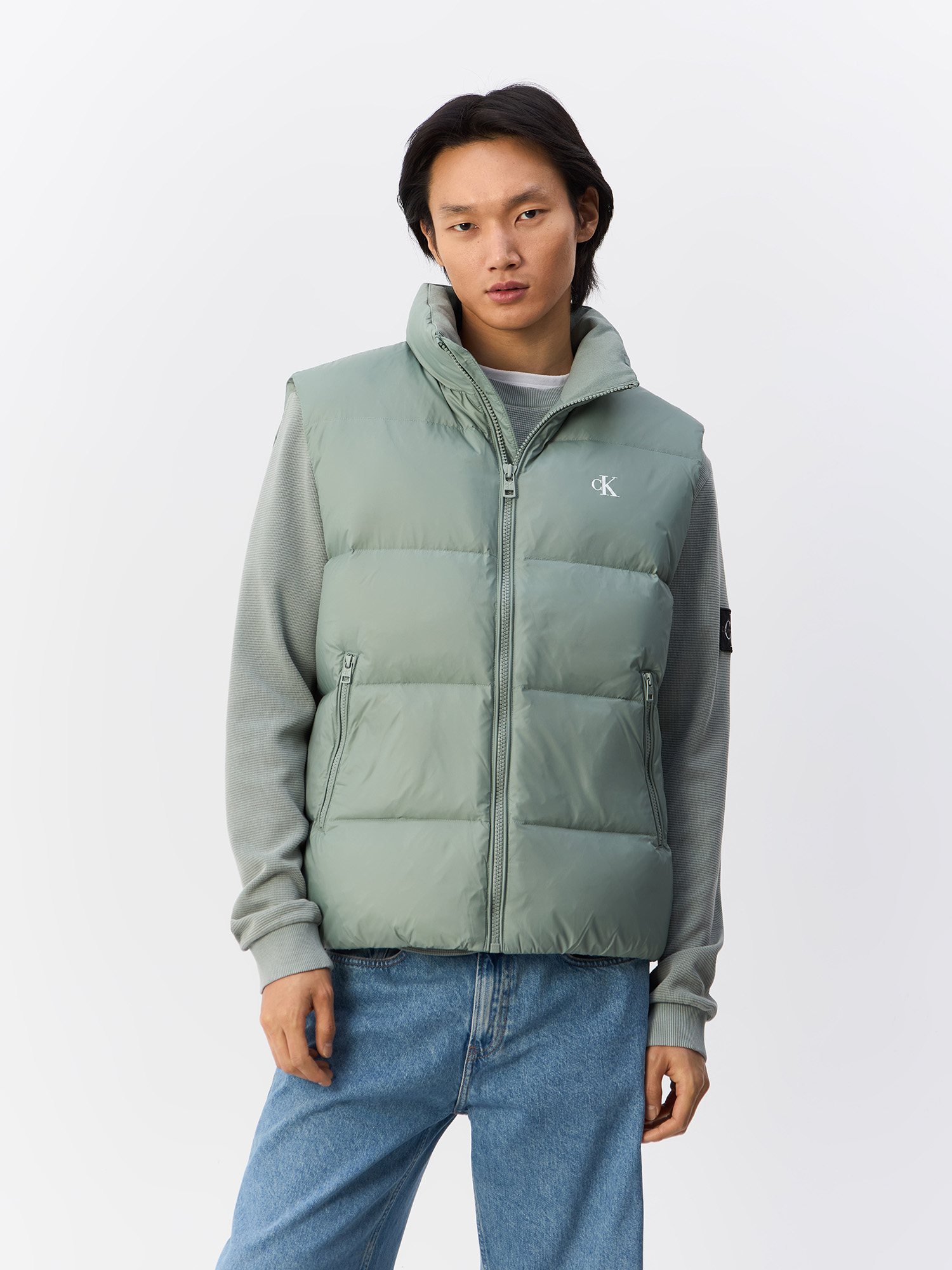 

Утепленный жилет мужской Calvin Klein Jeans J30J325901 серый XL, J30J325901