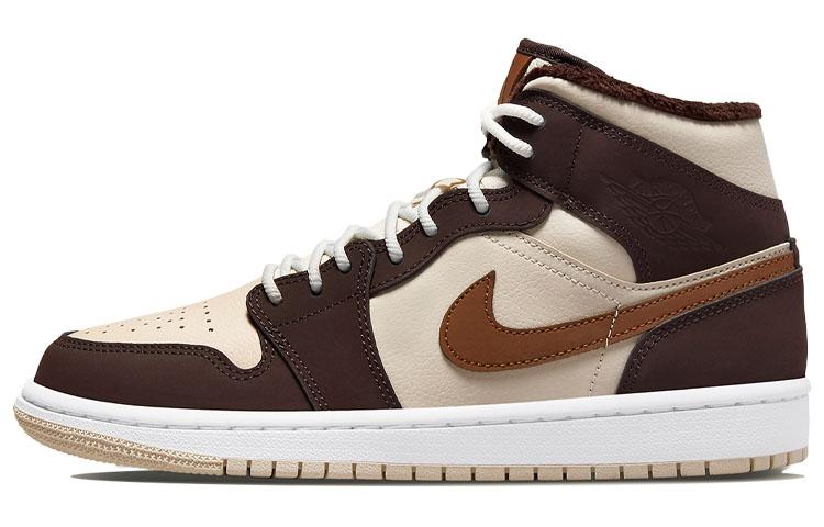 

Кеды унисекс Jordan Air Jordan 1 Mid SE Cream Dark Chocolate коричневые 40 EU, Коричневый, Air Jordan 1 Mid SE Cream Dark Chocolate