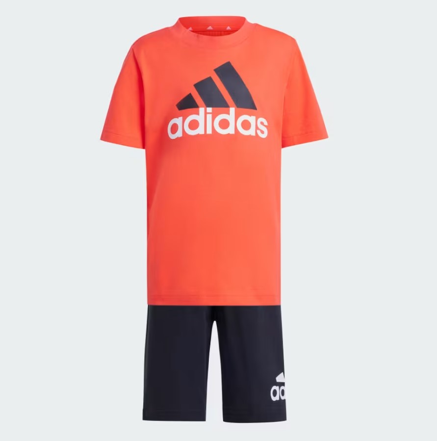 Комплект Adidas для мальчиков, футболка и шорты, IV7448, ярко-красный A0TB, размер 104 Вьетнам