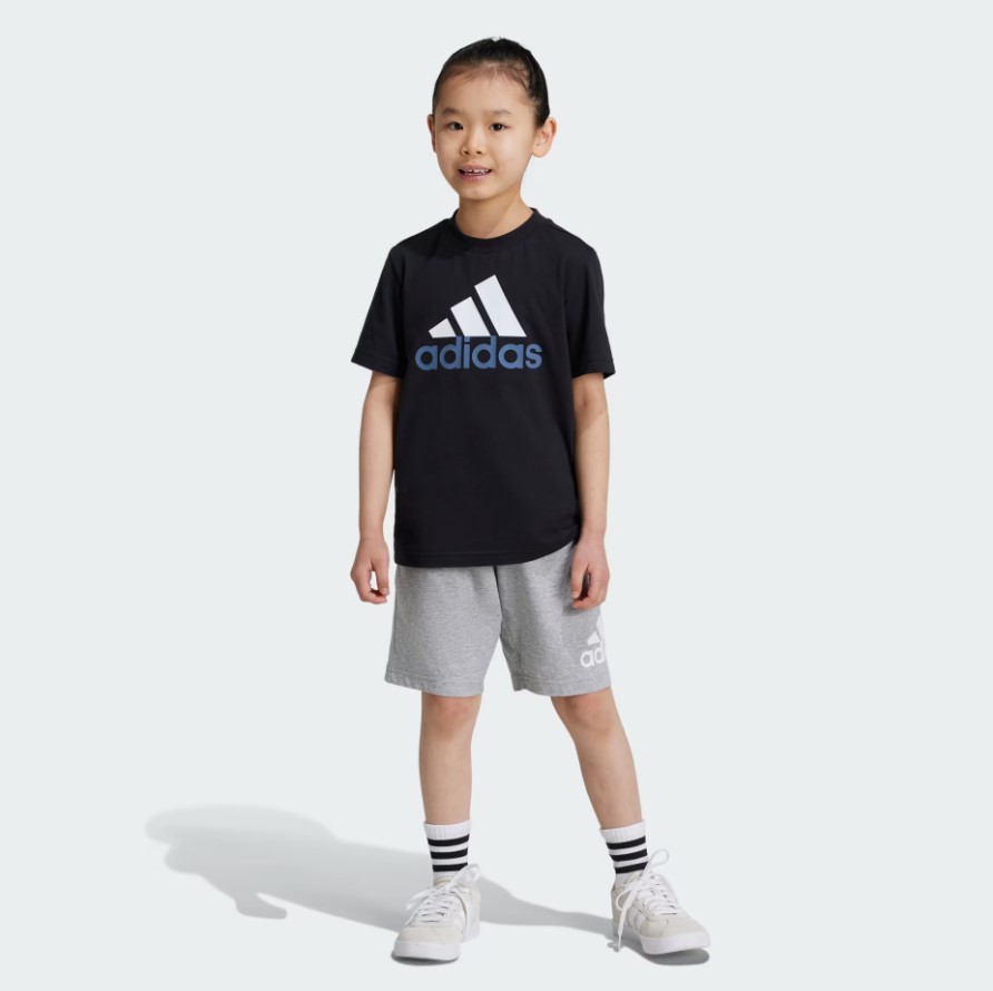 Комплект Adidas для мальчиков, футболка и шорты, IX7325, 095A, размер 104 adidas черный