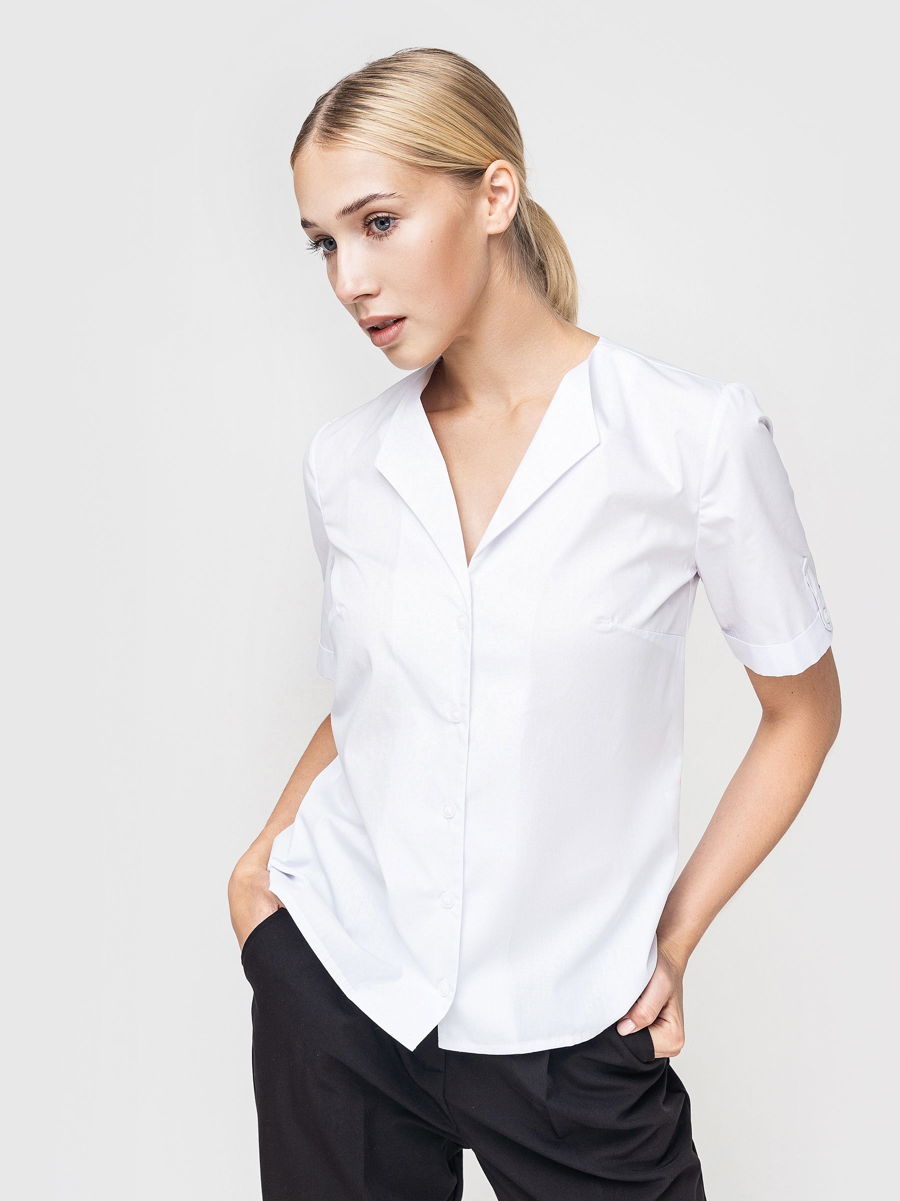 Рубашка женская AM One 6014/0 белая 52 RU
