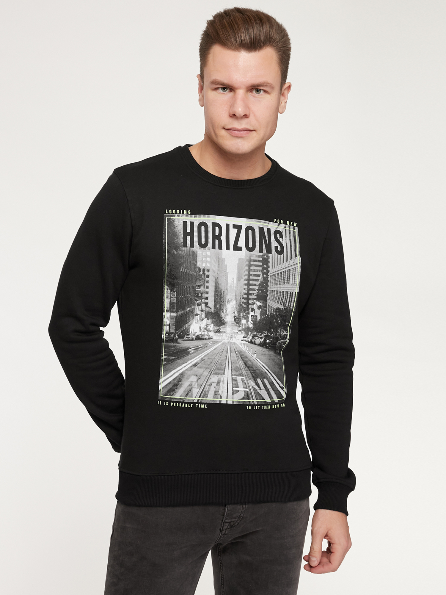 

Свитшот мужской oodji 5L113001I-9 черный XS, 5L113001I-9