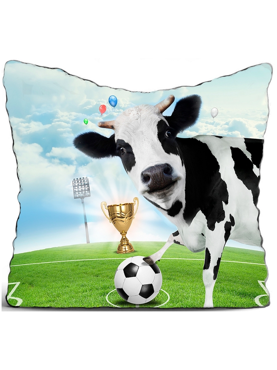 фото Подушка декоративная drabs корова на футбольном поле
